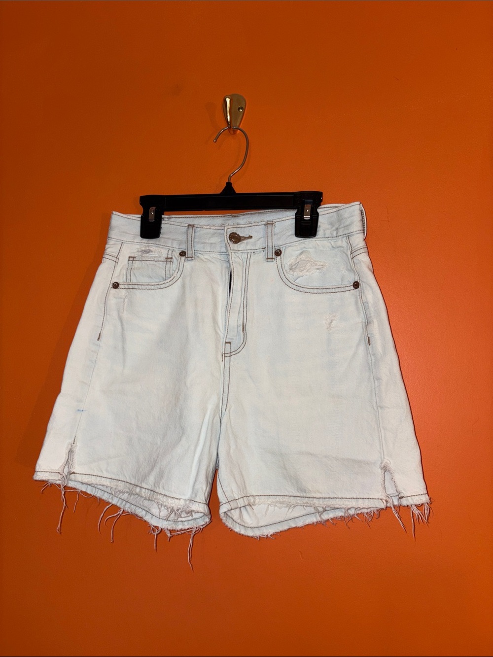 American Eagle Outfitters Light Wash White High-Rise Denim Shorts Size 0/2